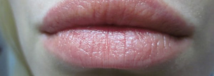 Губная помада Petite Bunny Lip Gloss Lipstick (оттенок № 7 Neon Orange) от Tony Moly