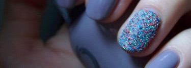 Идея маникюра с загадочным лаком Orly You`re blushing и декоративной икрой