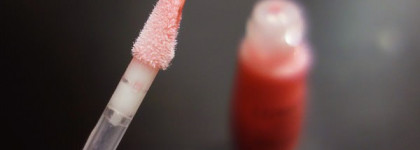 Lumene Wild Rose Volume Lip Gloss - Блеск для губ с эффектом объема №24