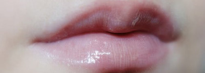 Красивый снаружи, а какой внутри? Revlon lip gloss super lustrous peach petal