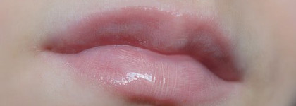 Красивый снаружи, а какой внутри? Revlon lip gloss super lustrous peach petal