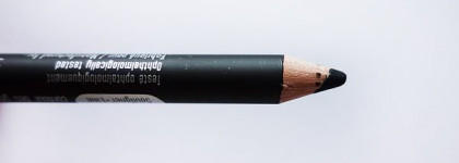 Два неудачника: Bourjois effet Smoky №75 intense black и Essence kajal pencil №01 black