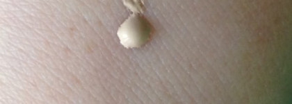 Dior Diorskin Nude Skin-Perfecting Hydrating Concealer в оттенке 001 Ivory