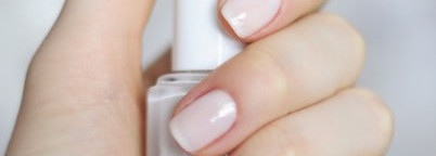 Постельные сцены с Essie Nail Lacquer #Ballet Slippers