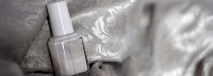 Постельные сцены с Essie Nail Lacquer #Ballet Slippers