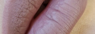 Ну что, деваньки, устроим рок в этой дыре c Lime Crime Velvetines liquid matte lipstick в оттенке Cashmere?