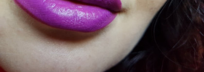 Похожа на героиню в Maybelline color sensational matte 953 vibrant violet