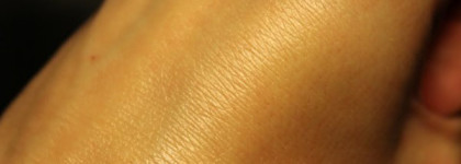 Becca Shimmering Skin Perfector Illuminator SPF 25+ в оттенке Moonstone. Мой любимый и дорогой