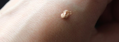 Becca Shimmering Skin Perfector Illuminator SPF 25+ в оттенке Moonstone. Мой любимый и дорогой