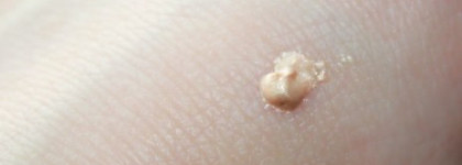 Becca Shimmering Skin Perfector Illuminator SPF 25+ в оттенке Moonstone. Мой любимый и дорогой