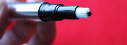 Ellis Faas Milky Lips в оттенке L201 Ellis Red - Серебряная пуля для бьюти-маньяков