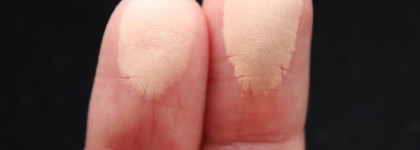 Новинки от Шанель - Chanel Healthy Glow Sheer Powder SPF 15 / PA++ №20 и кисть Chanel Retractable Kabuki Brush