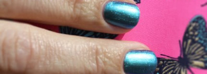 Chanel Le Vernis Nail Colour #657 Azure