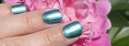 Chanel Le Vernis Nail Colour #657 Azure