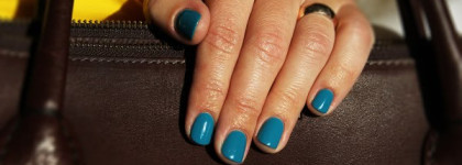 YSL La Laque Long Lasting Nail Laquer #137 Turquoise Utopique