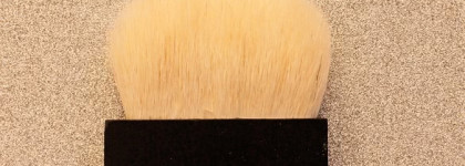 Высветляющая пудра-люминайзер Benefit Dandelion Twinkle