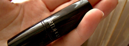 Artdeco Perfect Color Lipstick, увлажняющая помада в оттенке №3. My very first red lipstick