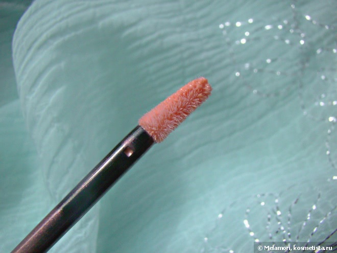 Блеск для губ с эффектом сияния Guerlain Gloss d’Enfer Maxi Shine Intense Colour & Shine Bare Lip Sensation № 461 Pink Clip