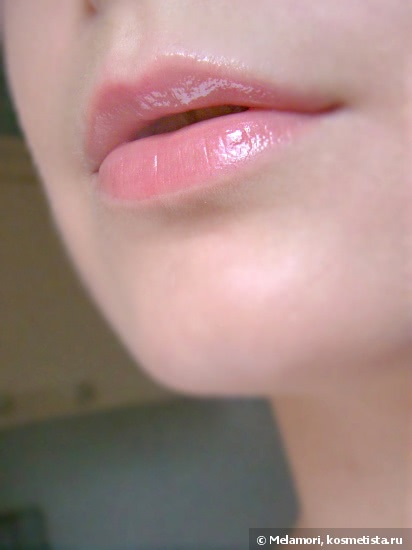 Блеск для губ с эффектом сияния Guerlain Gloss d’Enfer Maxi Shine Intense Colour & Shine Bare Lip Sensation № 461 Pink Clip