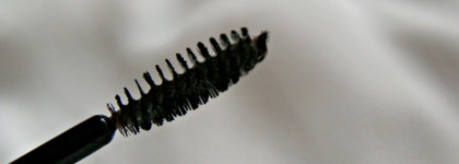 Чем я оформляю брови - тени от Guerlain, кисть от Zoeva, бесцветный гель от Anastasia Beverly Hills