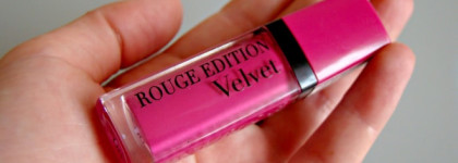 Неоновая фуксия - Жидкая губная помада Bourjois Rouge Edition Velvet Lipstick №06 Pink pong