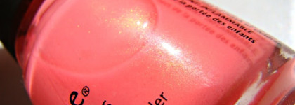 Лето. Неон. China Glaze в оттенке Pink Plumeria