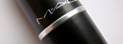 Прекрасная красная. Mac Matte Lipstick  в оттенке Russian Red