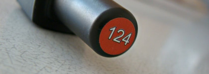 Праздничный красный