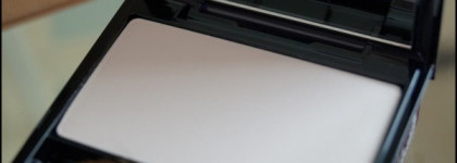 Shiseido Luminizing Satin Face Color в оттенках WT905, BE206