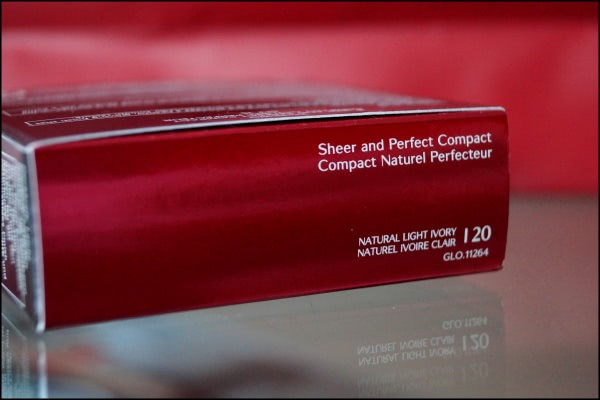 Компактная пудра с полупрозрачной текстурой Shiseido Sheer And Perfect Compact Foundation Spf 15 в оттенке I20