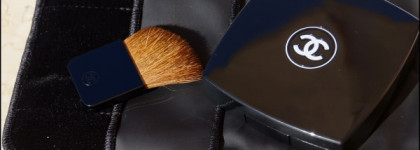 Chanel Camelia De Plumes Poudre illuminatrice Highlighting Powder