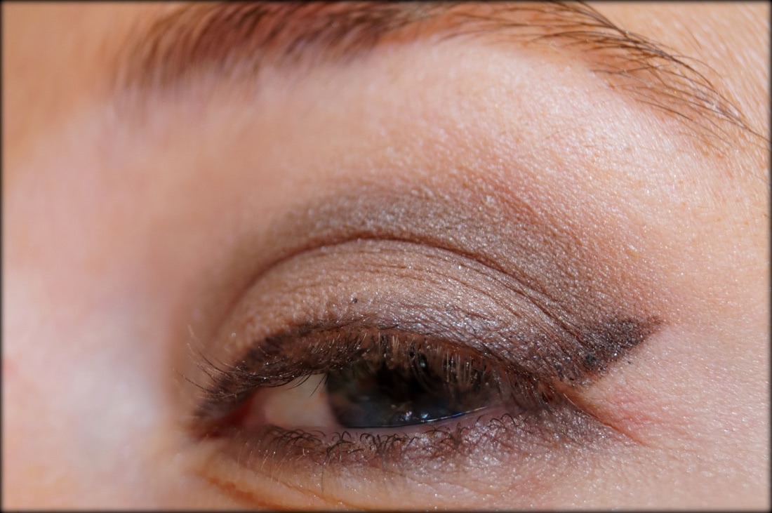 Тени для глаз для естественного макияжа глаз eye reviver