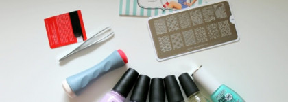 Нежный морской маникюр