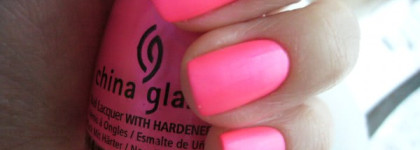 I'm a Barbie Girl с лаком China Glaze Pink Voltage