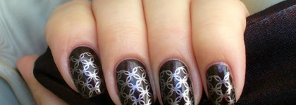 Лунно-шоколадный маникюр с новой большой плитой NK03