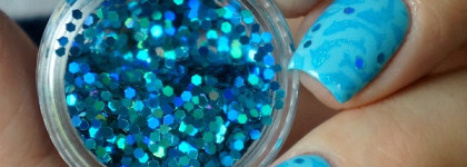 Morgan Taylor Varsity Jacket Blues и стемпинг с Sunny Apple SA-15