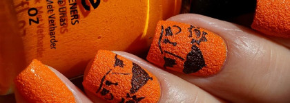 Оранжевое настроение с China Glaze Texture Toe-tally textured и стемпинг Sunny Apple SA-29