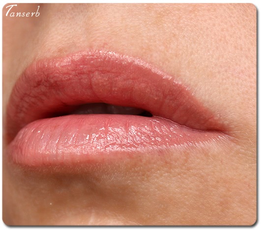 Блеск для губ Avon ultra glazewear absolute Lip Gloss в оттенке Soft peach
