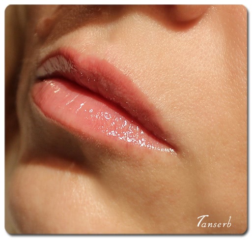 Блеск для губ Avon ultra glazewear absolute Lip Gloss в оттенке Soft peach
