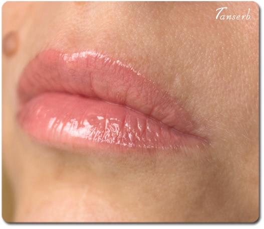 Блеск для губ Avon ultra glazewear absolute Lip Gloss в оттенке Soft peach