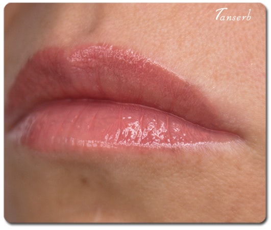 Блеск для губ Avon ultra glazewear absolute Lip Gloss в оттенке Soft peach
