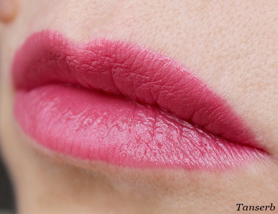 Помада Rimmel Lasting Finish by Kate Lipstick в оттенке 05