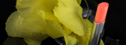 Помада Avon “Невесомость” в оттенке Daffodil petal / Лепесток нарцисса