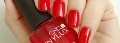 CND Vinylux 158 Wildfire и Weekly Top Coat