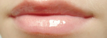 YSL Golden Gloss Shimmering Lip Gloss 19 Golden Petal