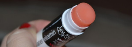 Семейство lipcare, помощники в уходе за губами