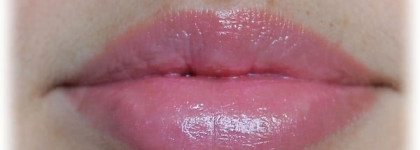 Верная спутница помада-блеск YSL  Volupte Sheer Candy №9 Cool Guava