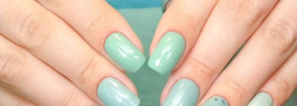 Многоцветный мятный маникюр