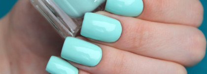 Deborah Lippmann Flowers In Her Hair