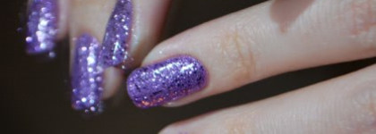 Nicole by OPI One less lonely glitter